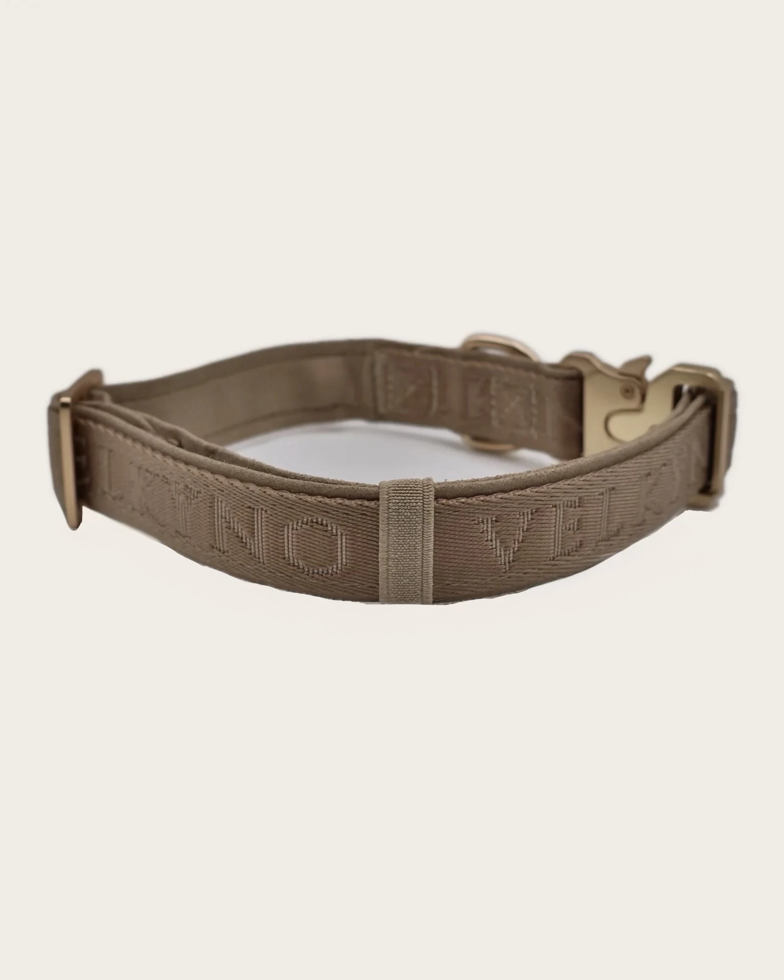 Signature Collar — Front view